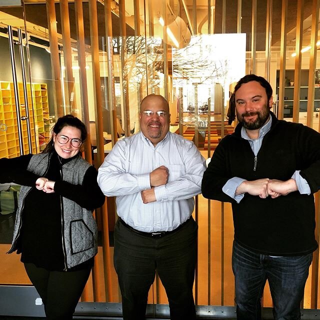 Coronapocalypse cannot stop @greenlinere!!! Here I am elbow-bumping in celebration with Emily and Jon for their closing moments ago! Congrats on your new home in Temple Hills, Maryland!! You two got a great one!
.
.
.
.
#greenlinere #realestate #buyi