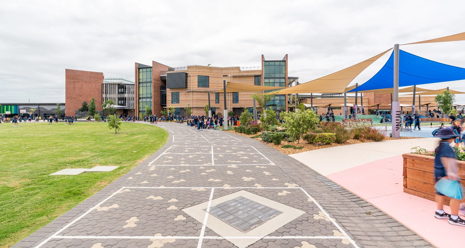 04 St Luke's Catholic College Marsden Park.JPG