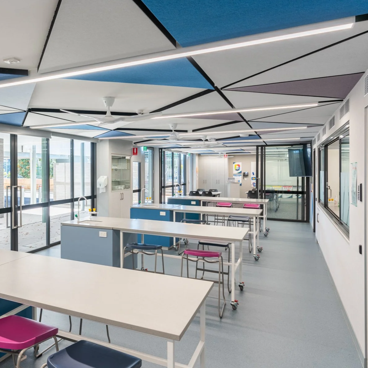 Richard Johnson Anglican College - Science Fitout / Oakhusrt
