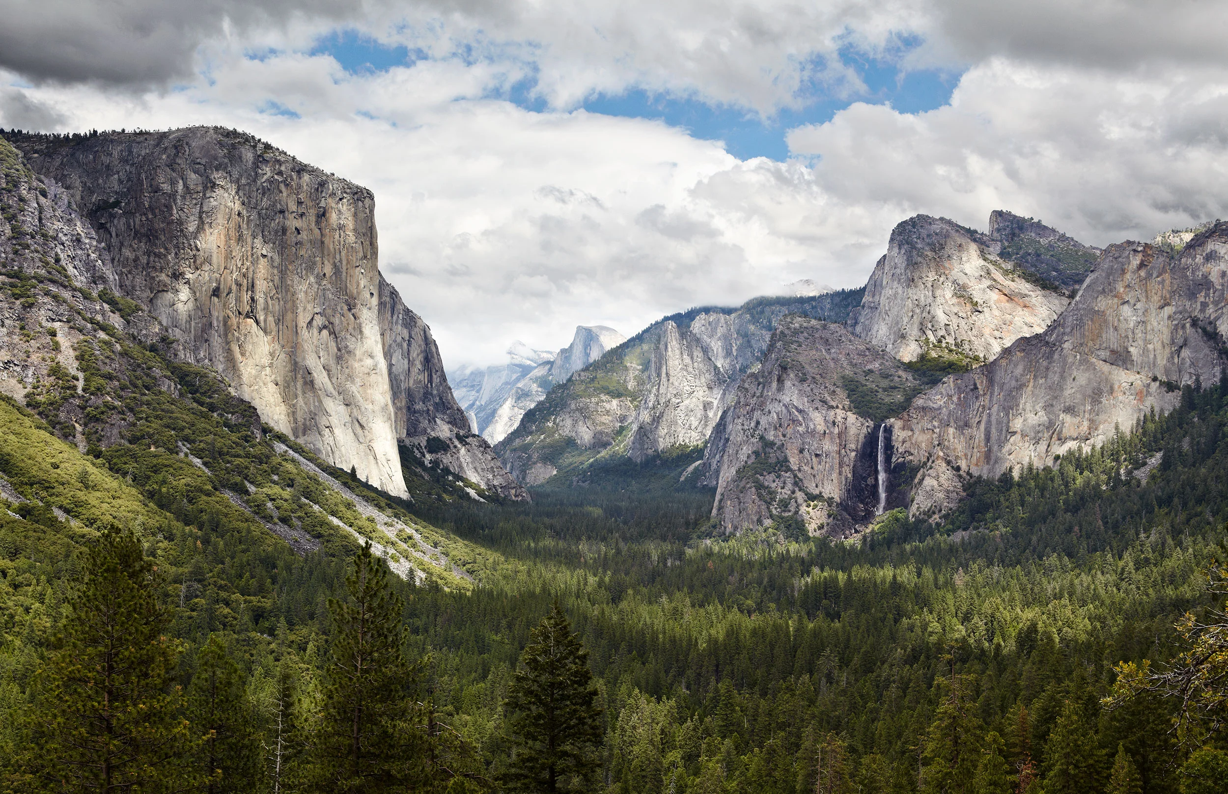Yosemite_National_Park_Tunnel_View.jpg