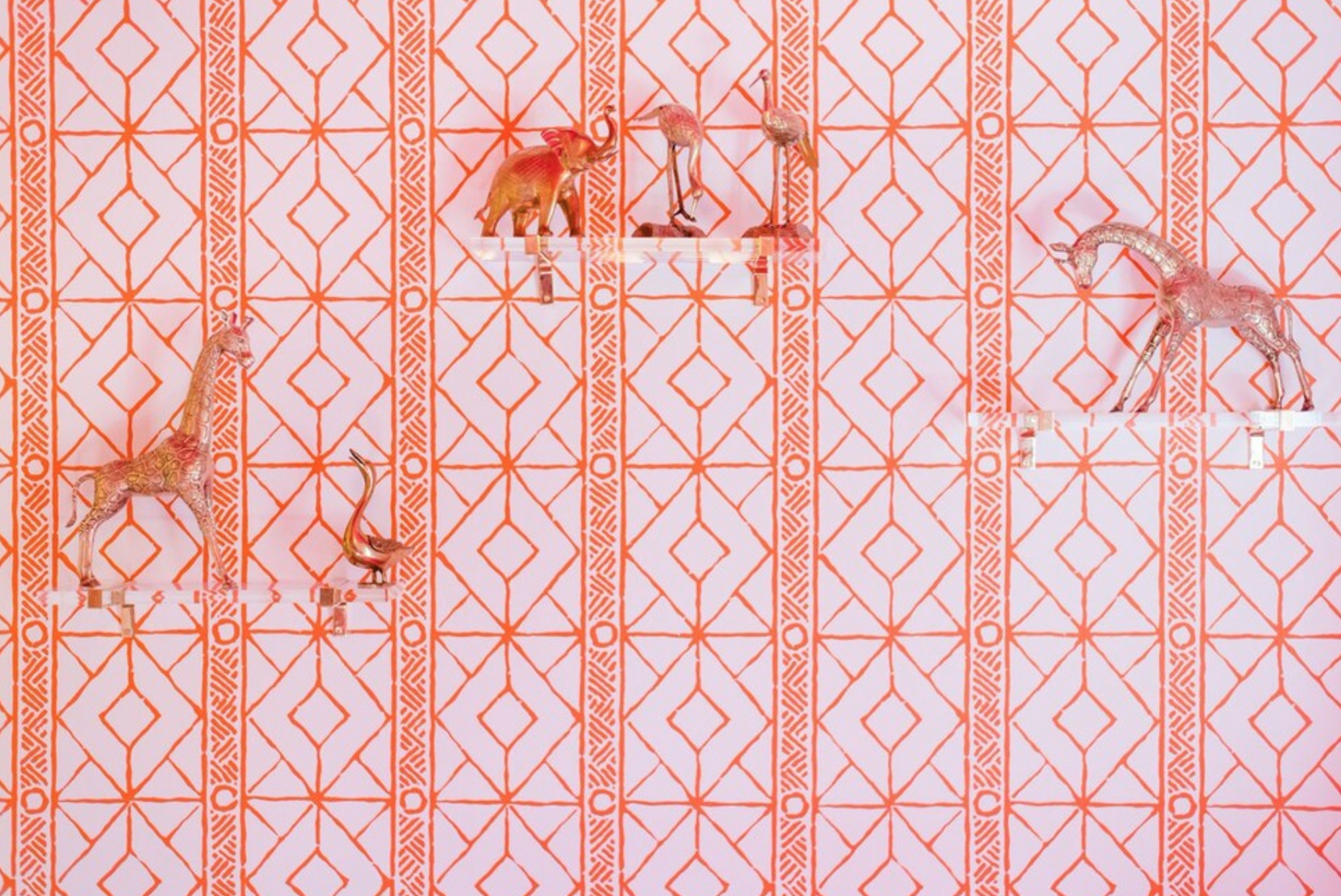 Dwell-Chic-Pink-Paradise-Bedroom-Wallpaper-Detail-And-Animals.png
