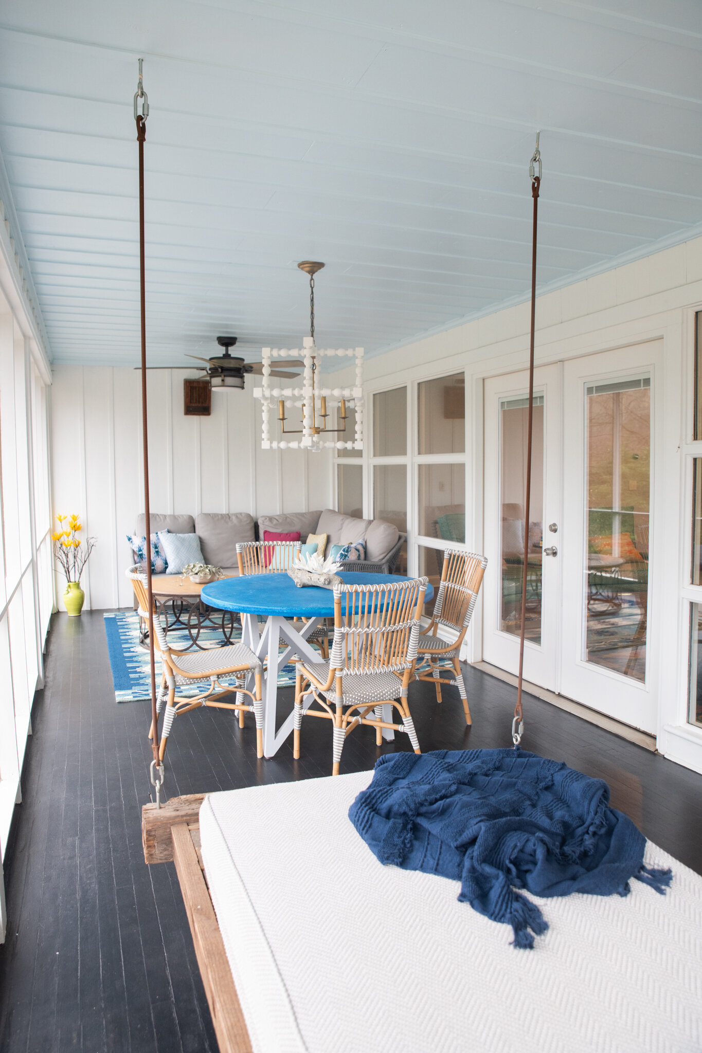 Dwell-Chic-Colorful-Coastal-Porch-Outdoor-Swing.jpg