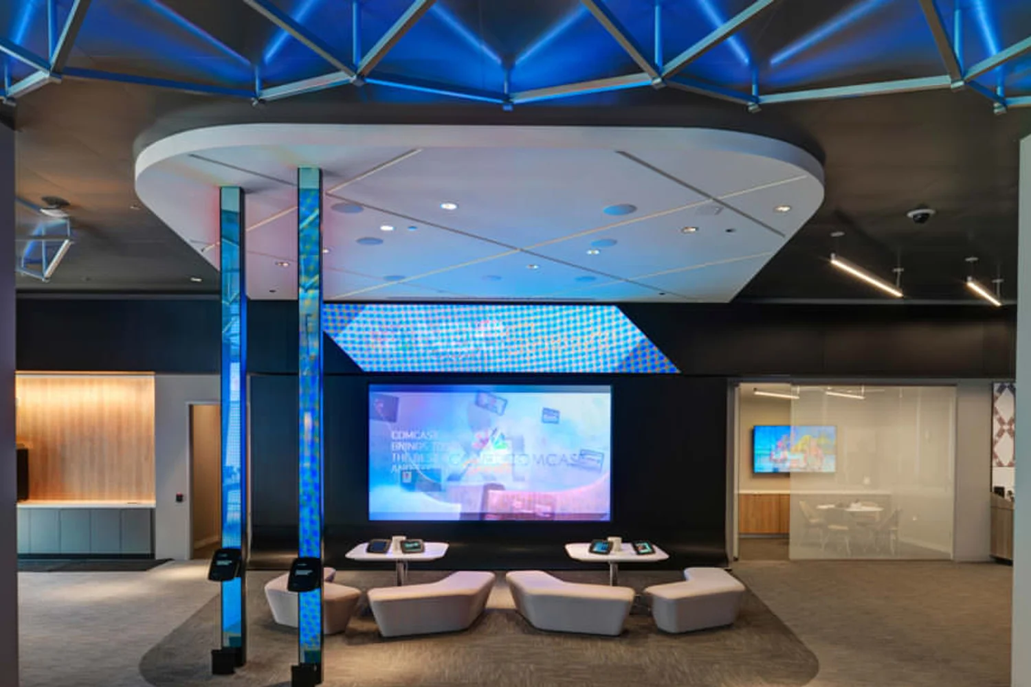 xfinity store 2.jpg