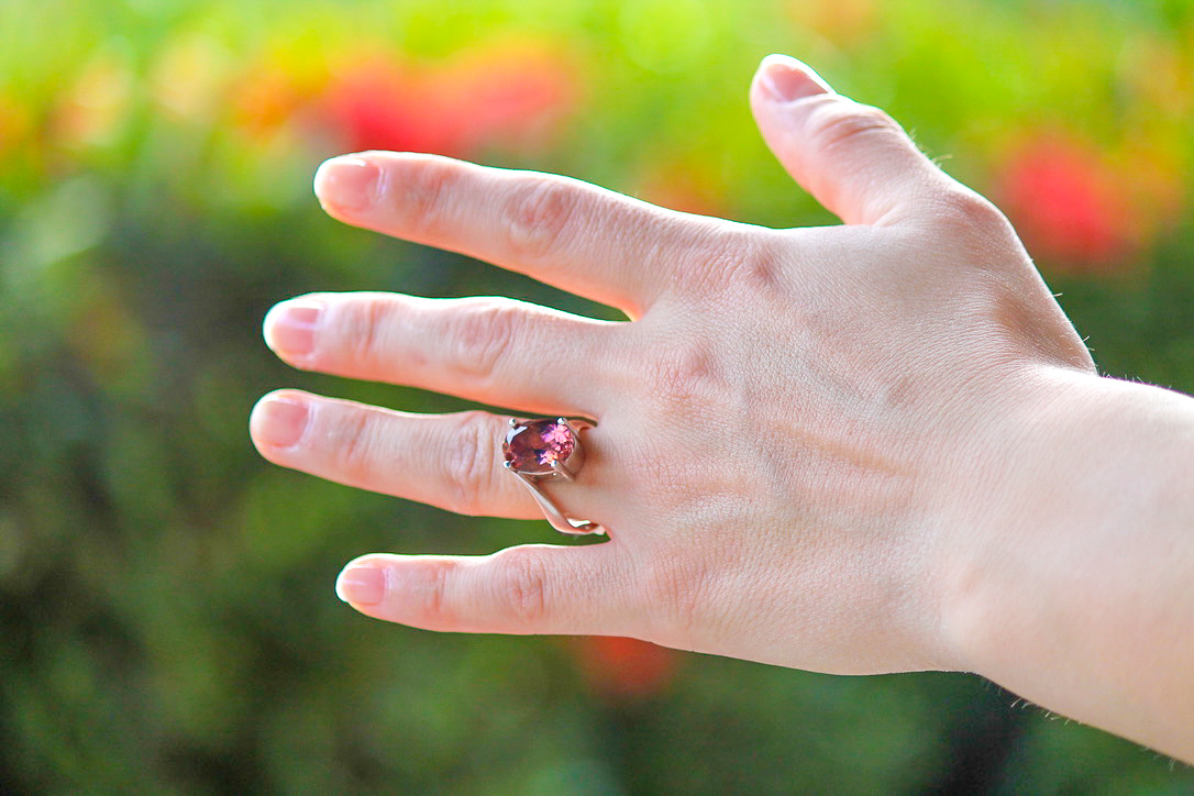 Oval Plain Band Setting Zultanite Ring, 7.40 TCW