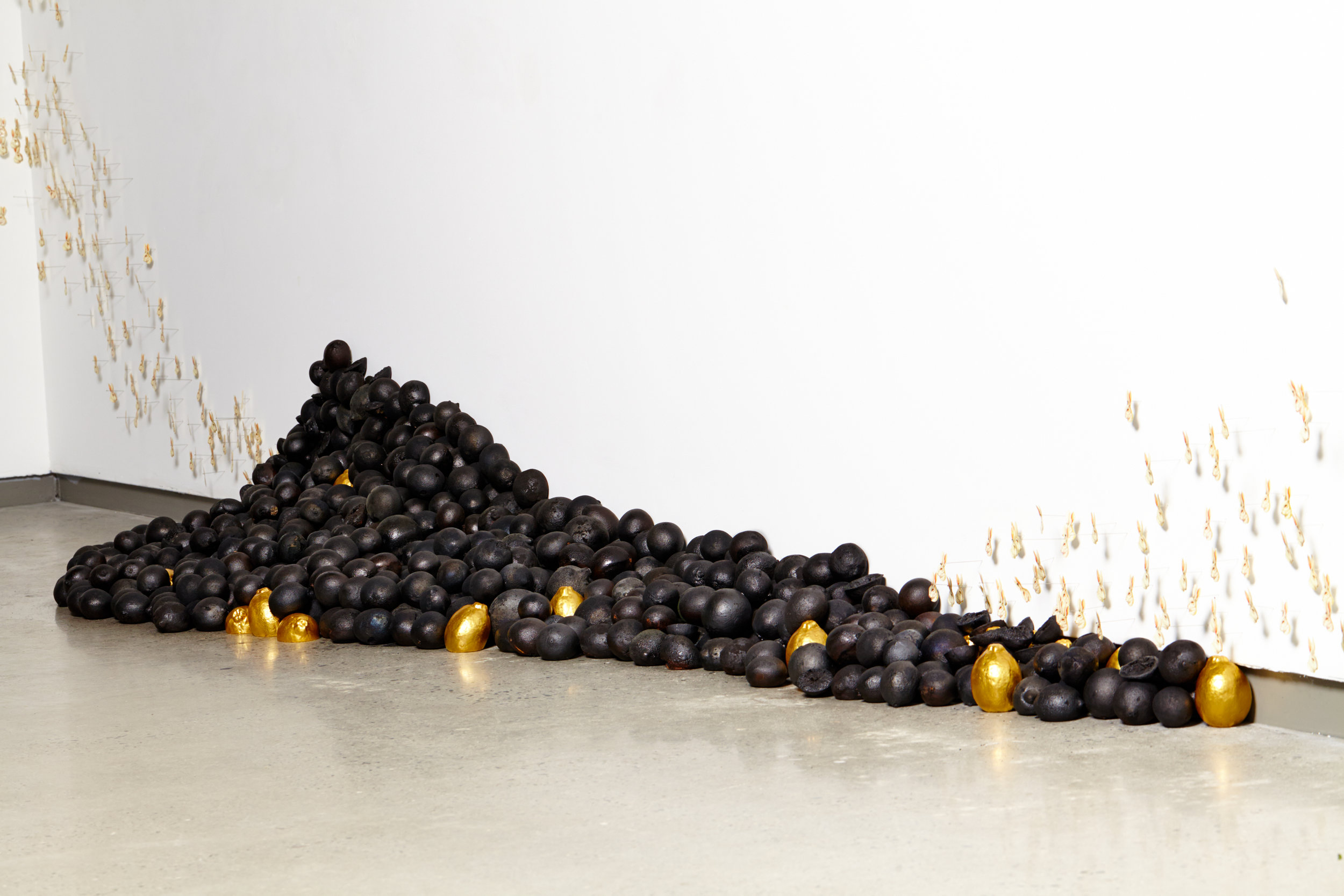 031. Carbon Lemons with Gold Lemon PIle.jpg