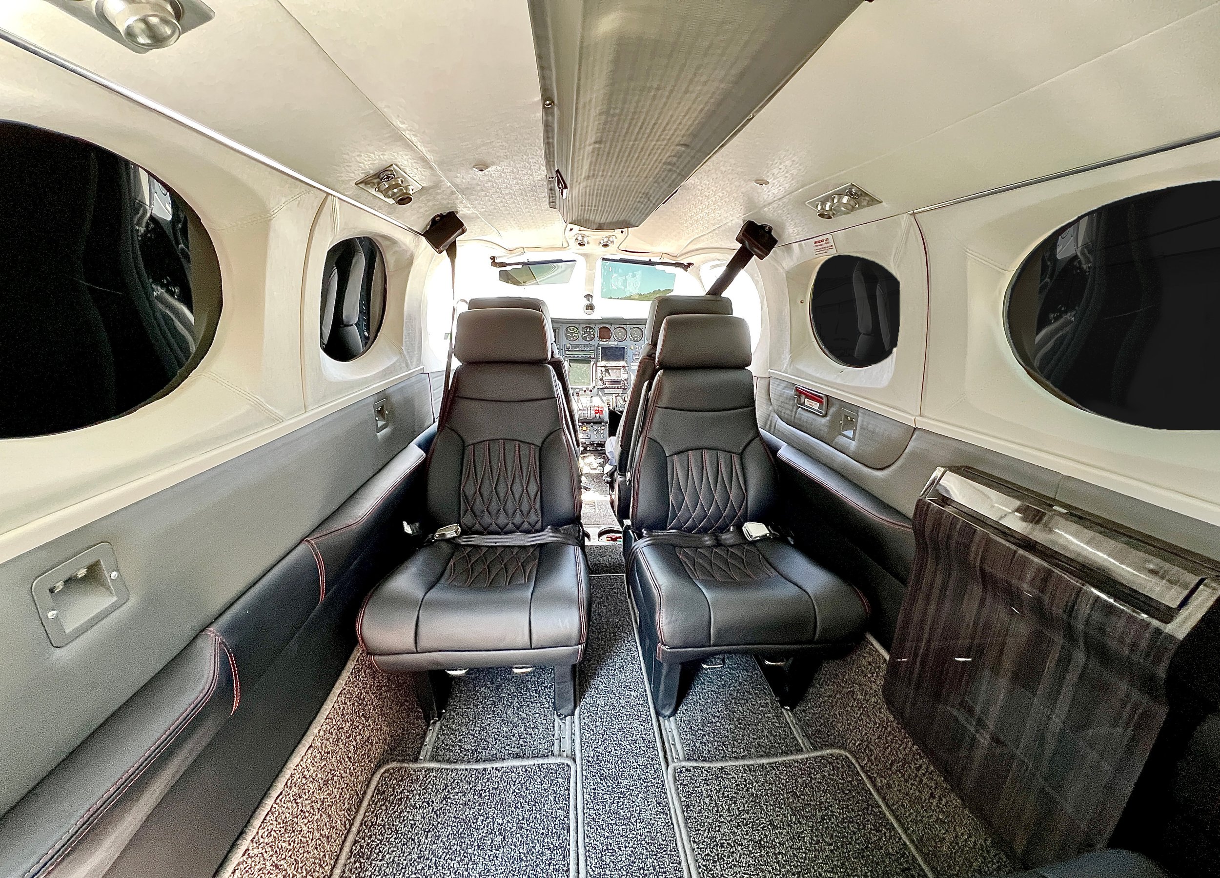 Cessna 340 interior pic 1.jpg