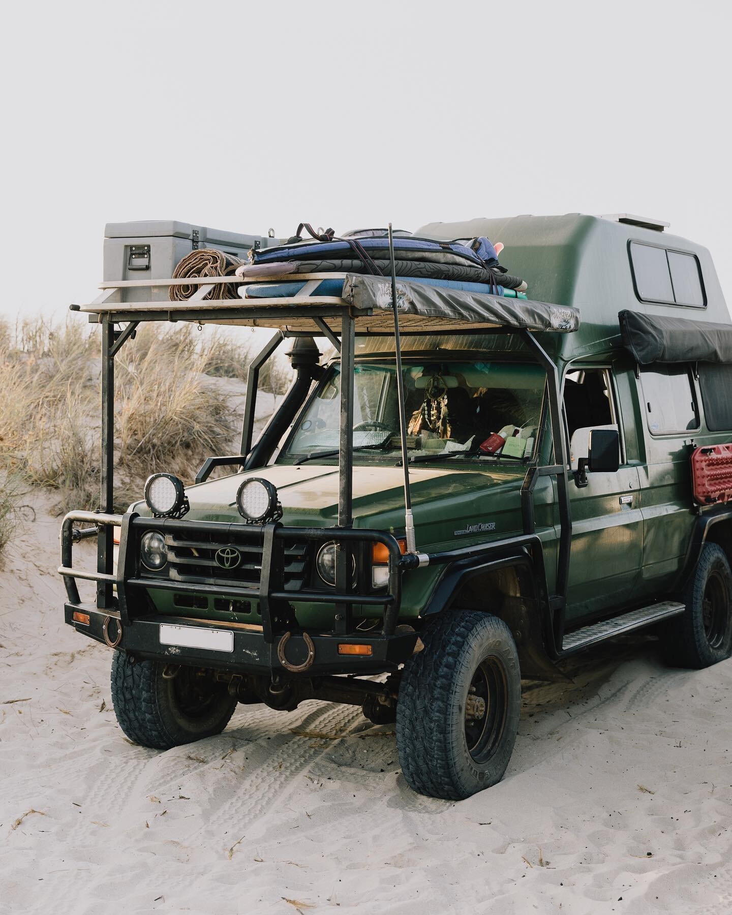 Is the high roof 1HZ Troopcarrier the best classic full-time overlanding vehicle out there? 📸 @sunday_garage_ 

#troopcarrier #troopy #troopylife #troopyadventures #landcruiser #toyota #toyotalandcruiser #troopcarriers_of_australia #4x4 #overland #o