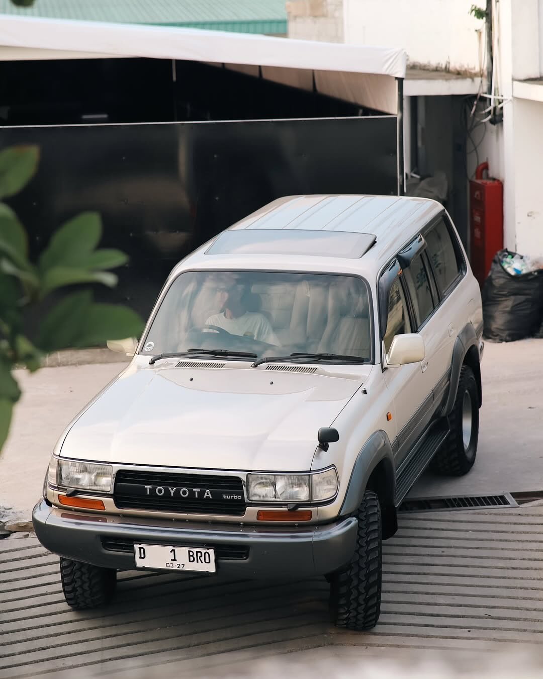 The mighty VX81 Limted, ahead of its time. Happy Sunday 📸 @malique_selatan_djakarta