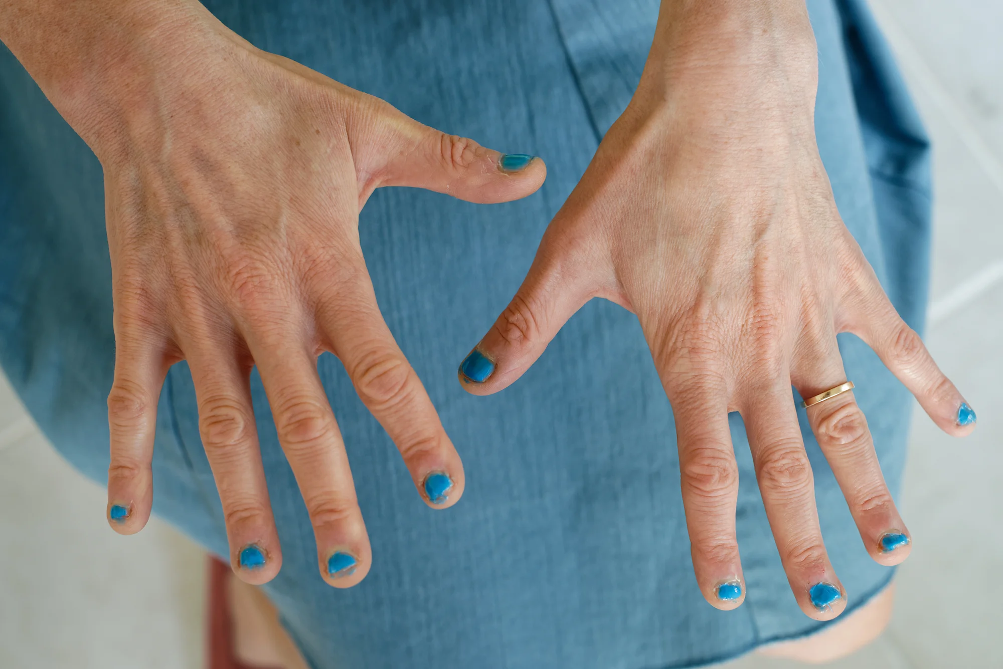 Fingernails_25cm.jpg