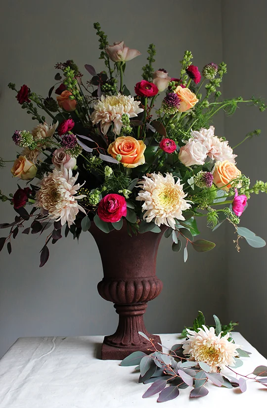 Tutorial Traditional Urn Arrangement — a quiet style