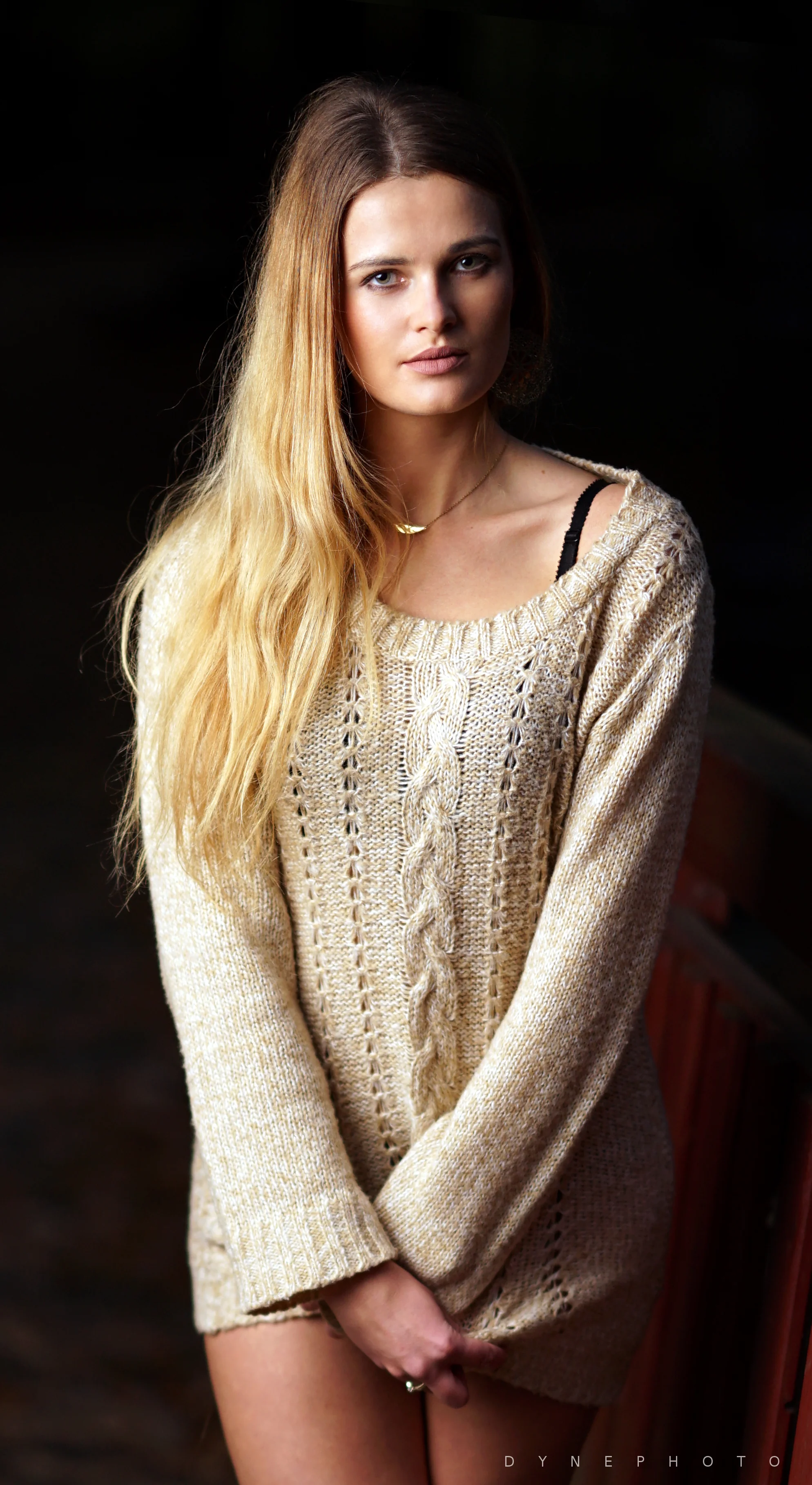 stock-photo-autumn-girl-233346017.jpg