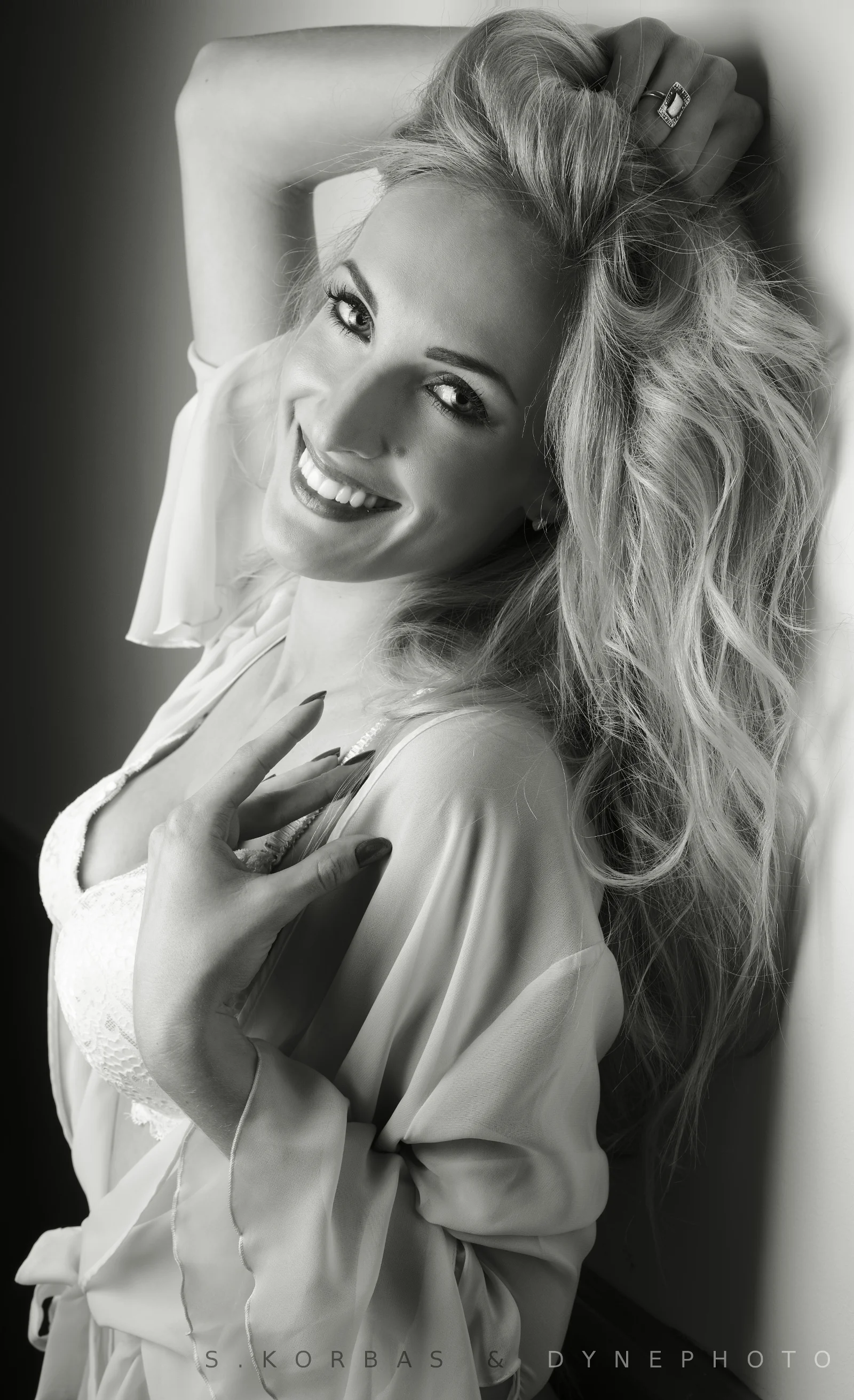 stock-photo-stuning-portrait-of-beautiful-woman-130069275.jpg