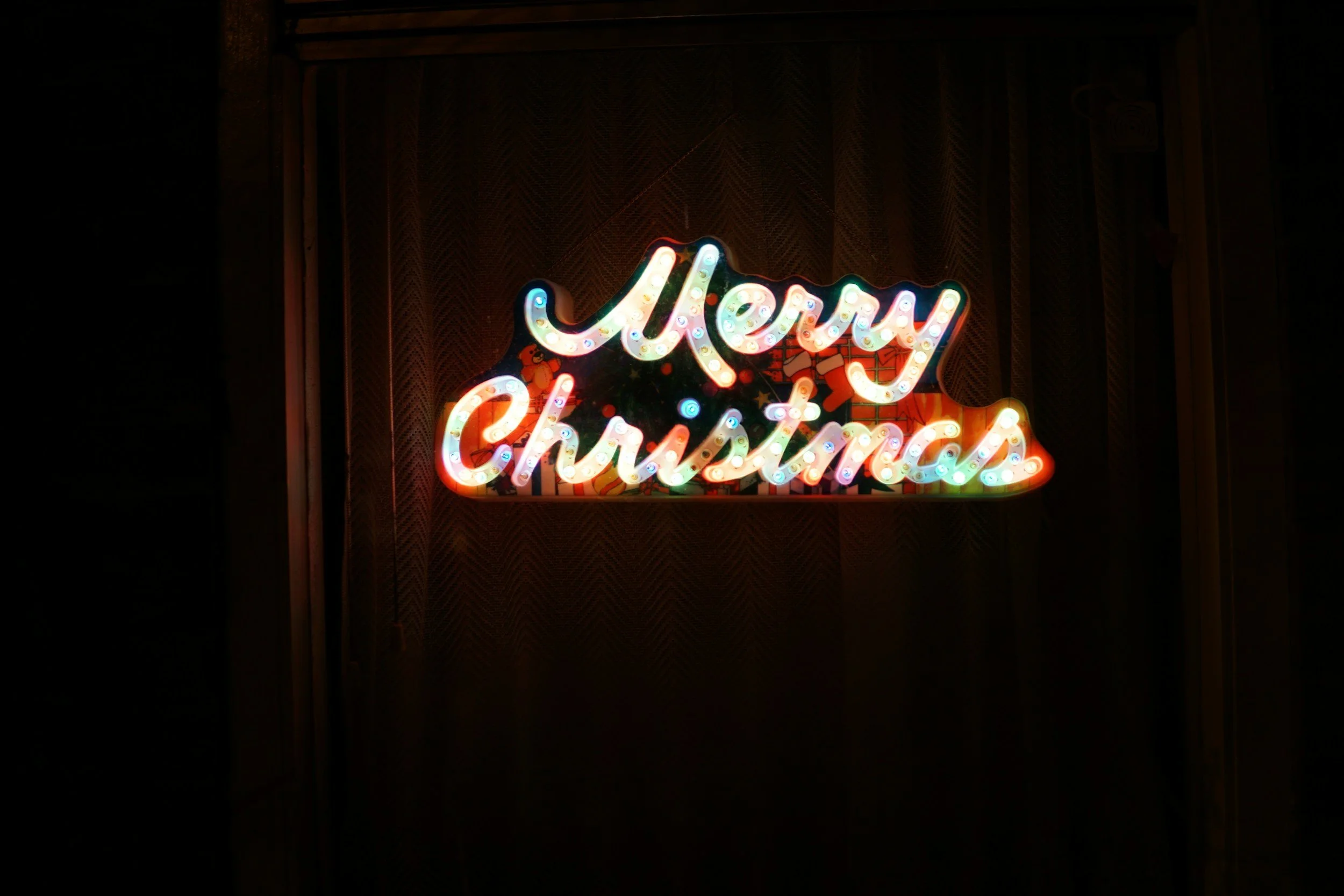 🎁 Family Communion - Christmas Morning, 10 am!