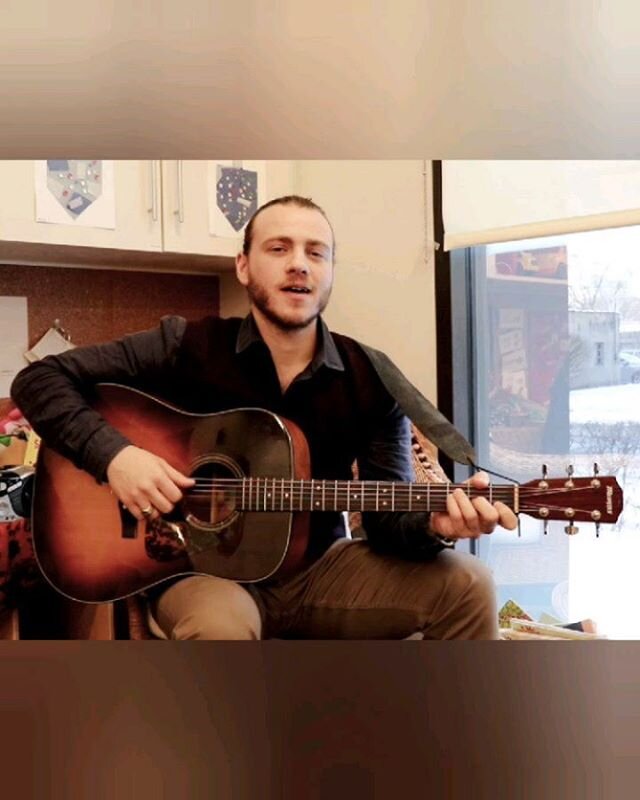 In need of a lullaby? Here's an old Israeli Chanukah lullaby I dug up last year. May it carry you peacefully into night 6 and Shabbat.
✡️
#judaism #ChanukahAtHome #happyhanukkah #lullaby #jewishmusic #chanukah #hanukkah