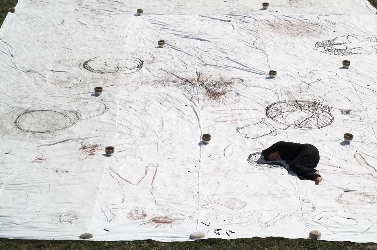 LEUKOS PERFORMANCE 01.jpg