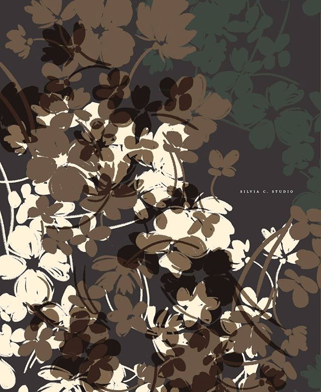 Vintage contrasts🍃
&deg;
&deg;
&deg;
&deg;
&deg;
#textiledesignstudio #prints #silviacuostudio #designstudio #vintageflowers #flowers #printsandpatterns #pattern #natural #patterntrends #fallwinter #neutrals #graphics #botanicalprint #newcollection 