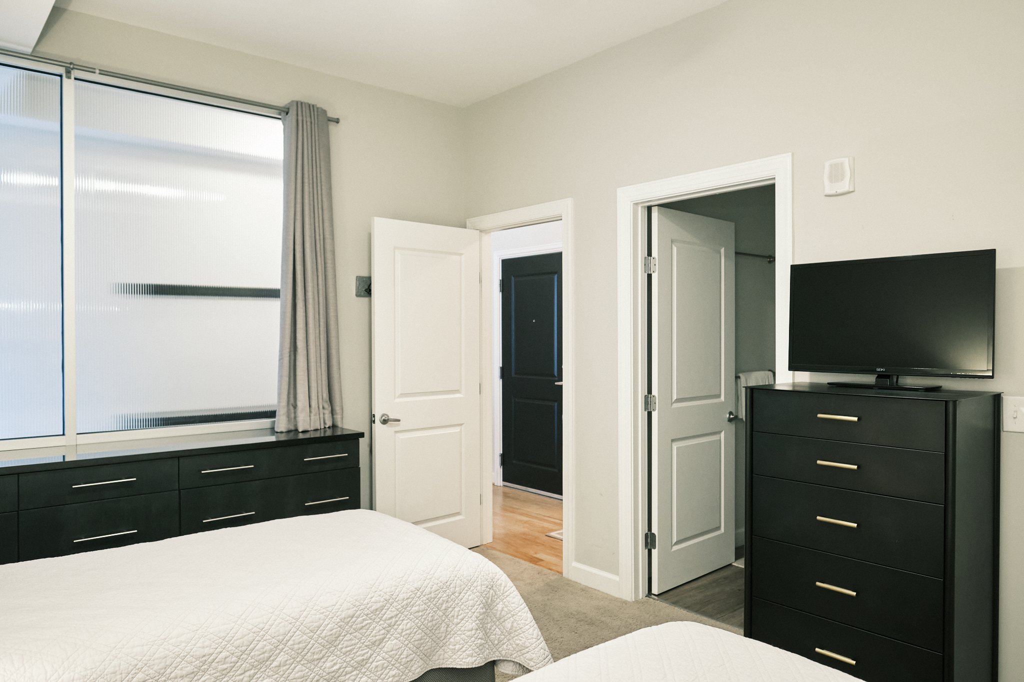 201 N Elm St 904 0008.jpg
