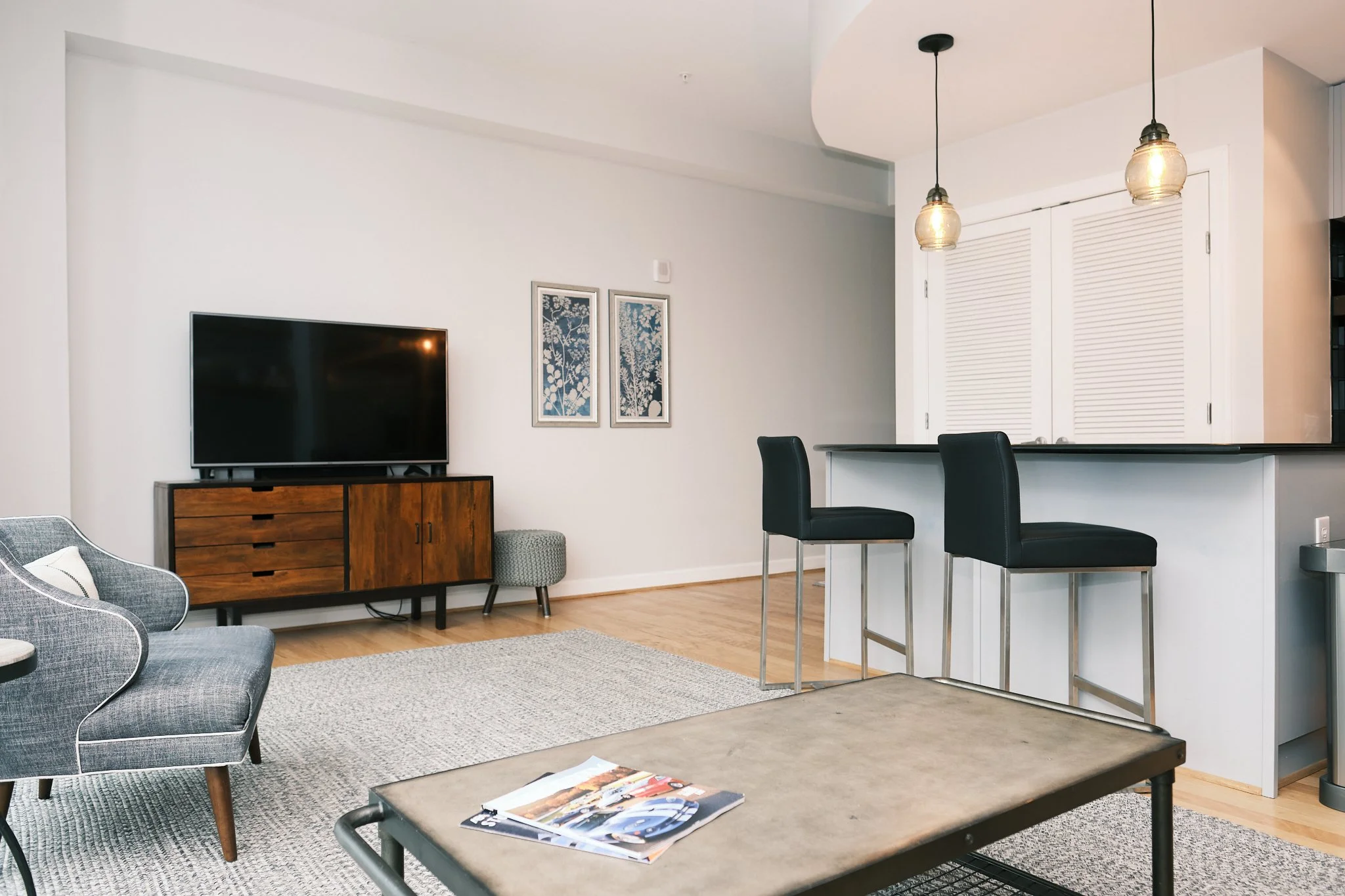 201 N Elm St 904 0012.jpg