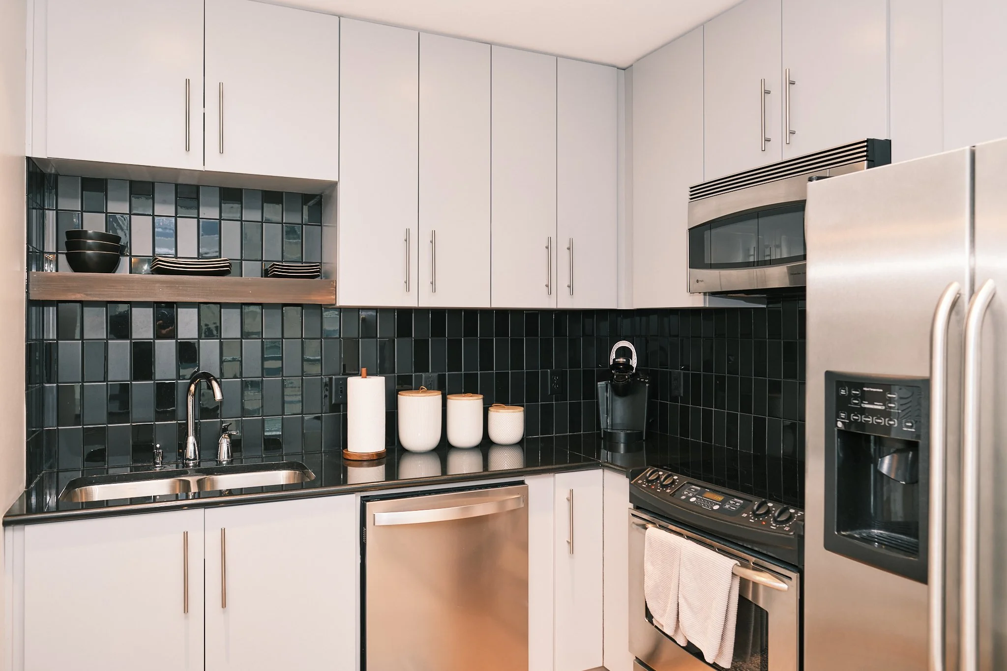 201 N Elm St 904 0014.jpg