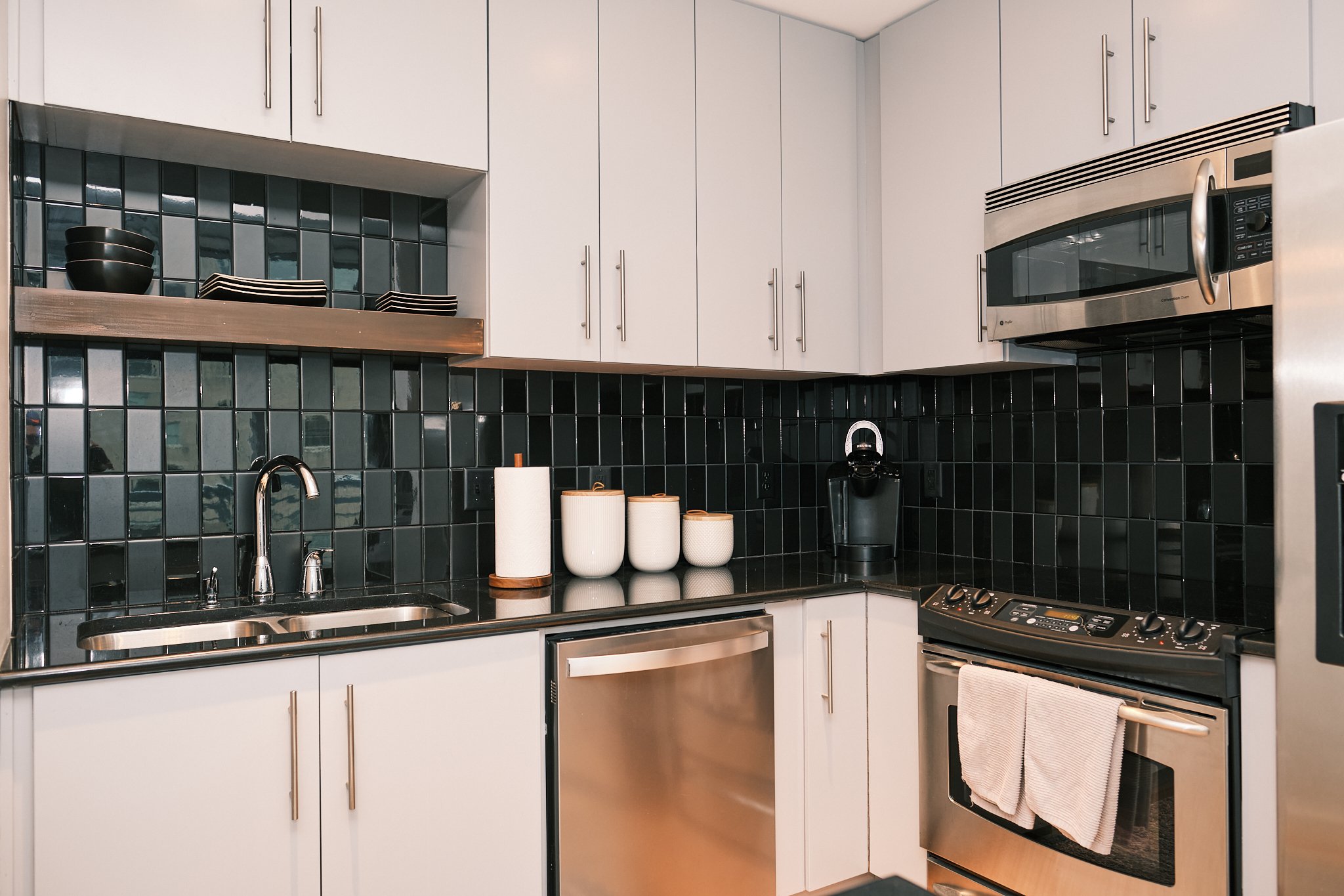 201 N Elm St 904 0015.jpg