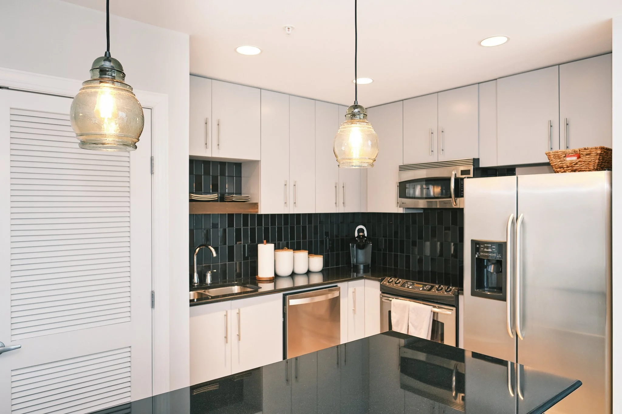 201 N Elm St 904 0016.jpg