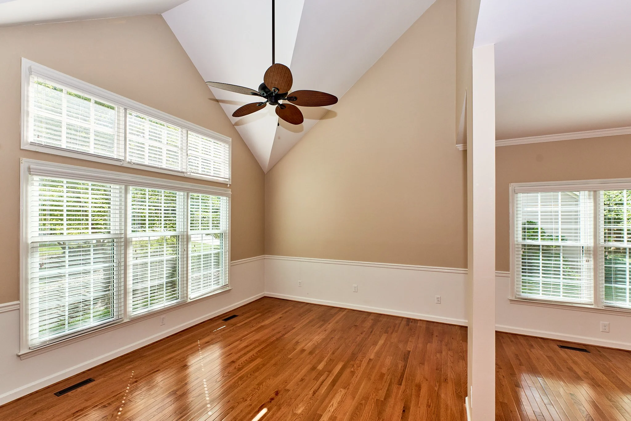 206 Aspen Ave Web 011.jpg