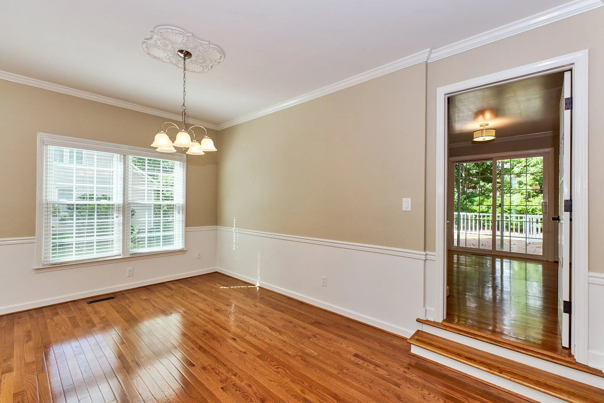 206 Aspen Ave Web 015.jpg