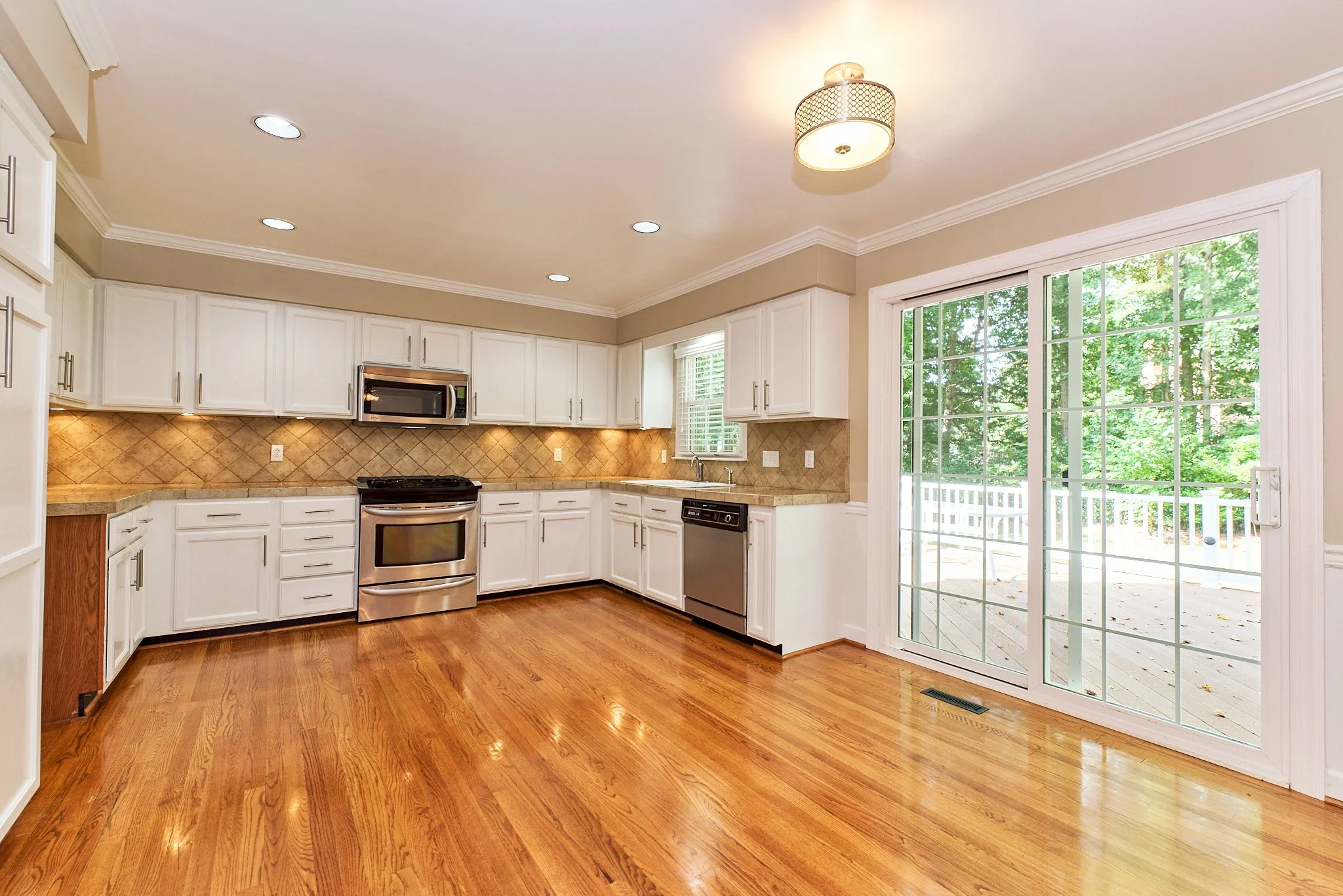 206 Aspen Ave Web 016.jpg