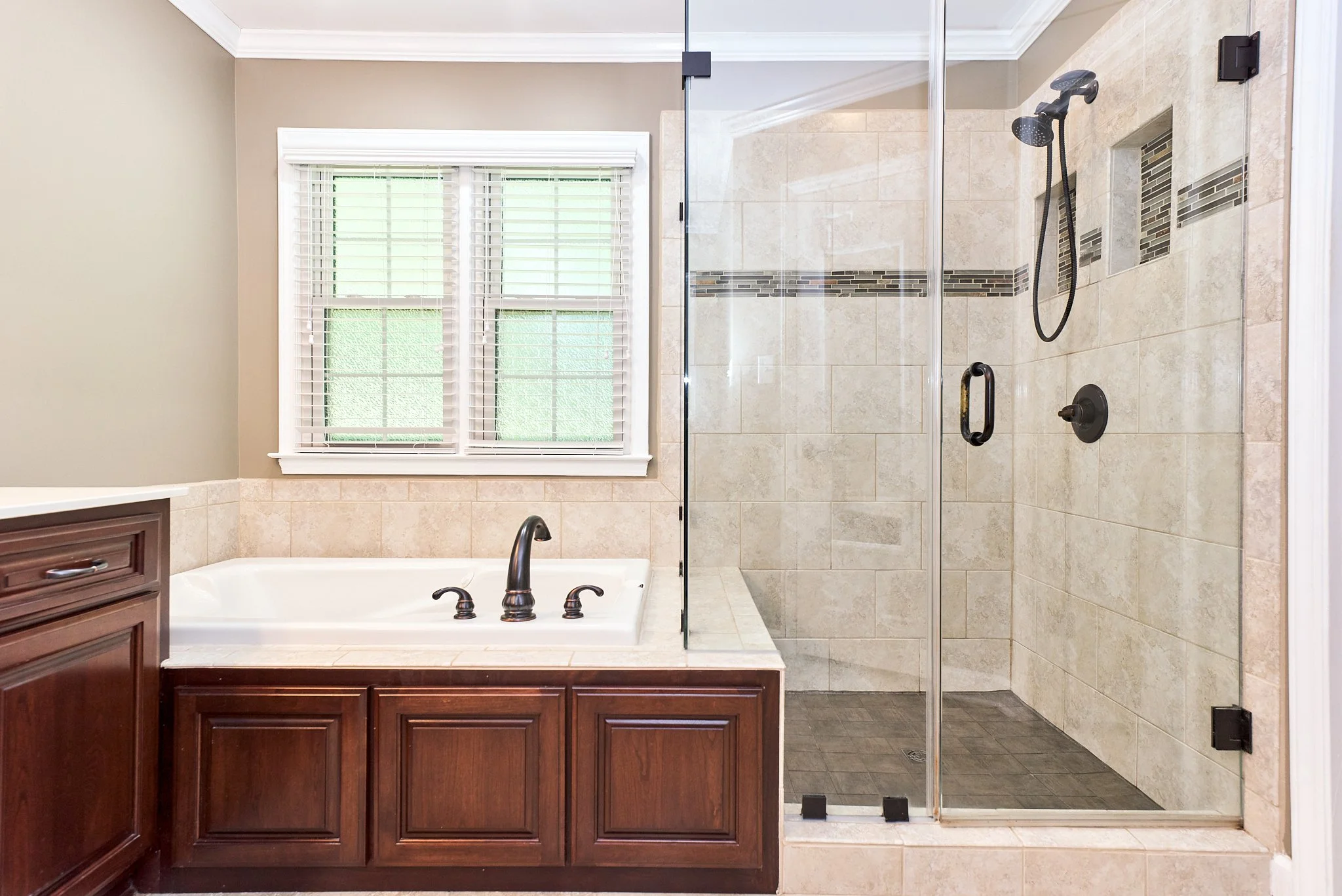 206 Aspen Ave Web 029.jpg