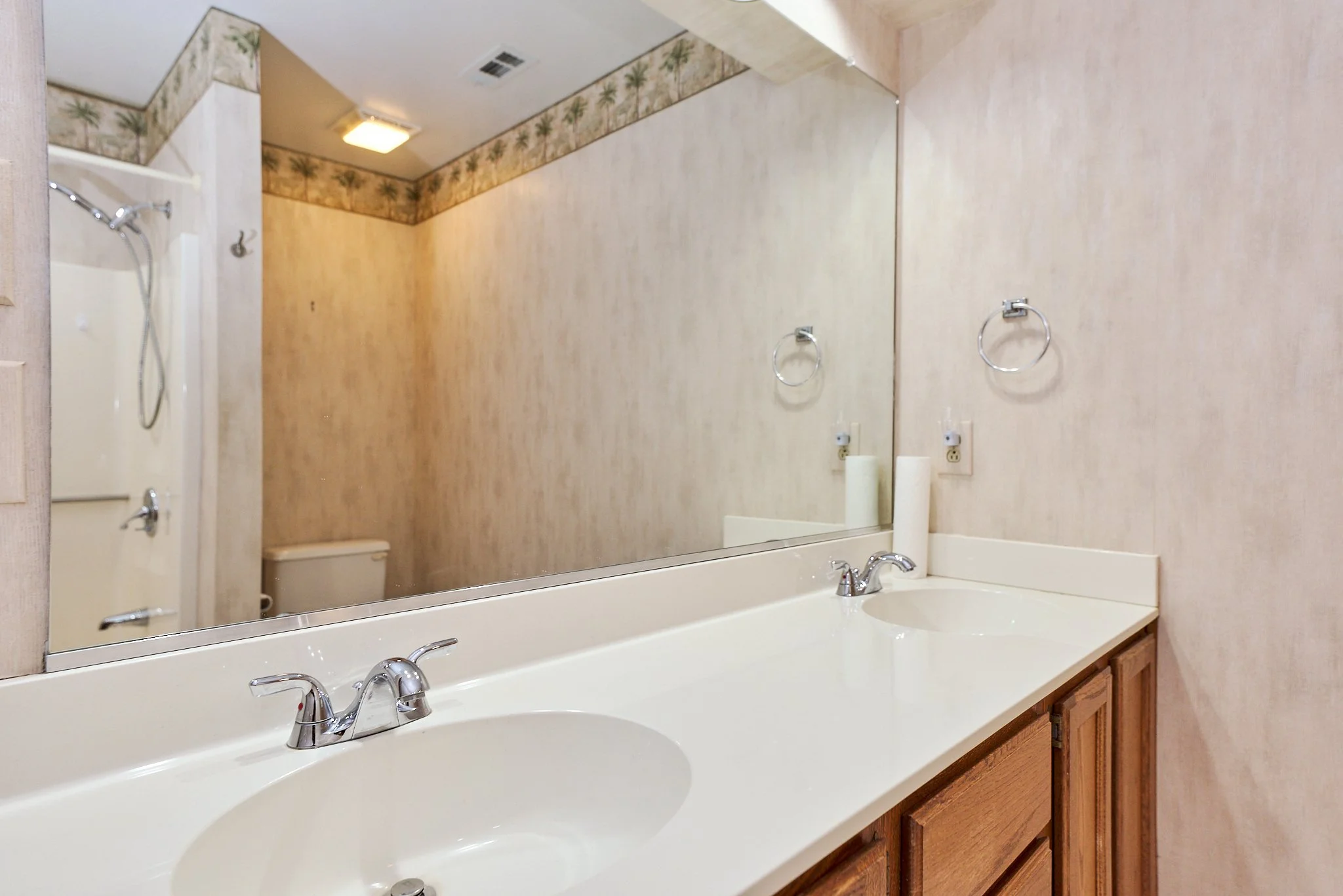 206 Aspen Ave Web 031.jpg