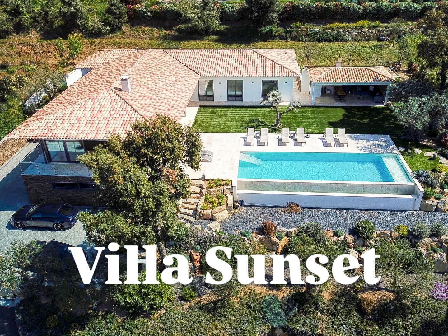 VILLA SUNSET 
Available from September 15. More information? Feel free to send an email to info@hallois.com

#sainttropezproperties #property #properties #holidayhome #holidayhomes #holidayhouse #holidayvilla #golfedesainttropez #sainttropezlifestyle