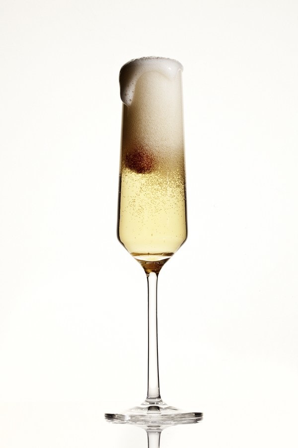 2014-WomensDay-Champagne-ChrisLanier_600.jpg