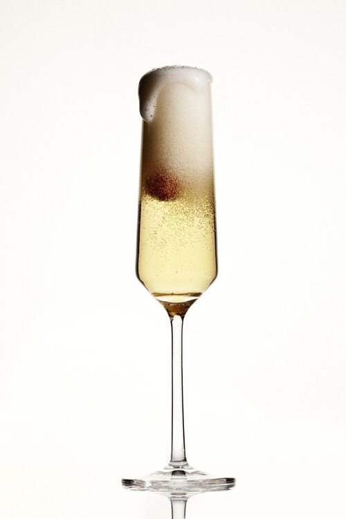 22-2014-WomensDay-Champagne-ChrisLanier_600.jpg