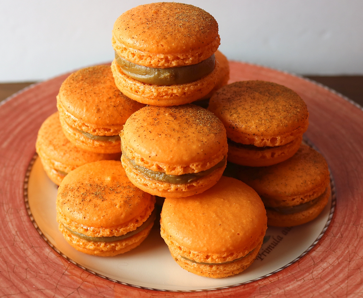 baking macarons the swiss meringue method cookie butter speculoos macarons