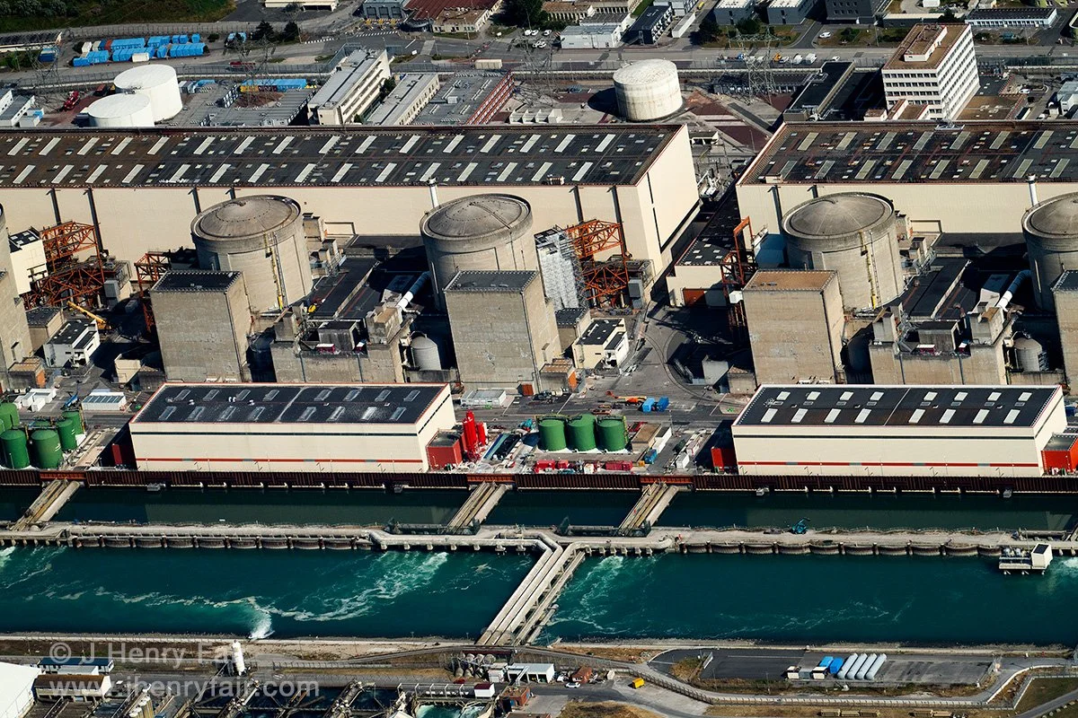 This is the nuclear power plant in France that just shut because of an onslaught of jellyfish. Climate risk will hit us in unexpected ways.
&bull;
&bull;
Thanks to @jf_bech for flight support
&bull;
#Nuclear #Coastlines #Power #ifyouleave #weltraumzi