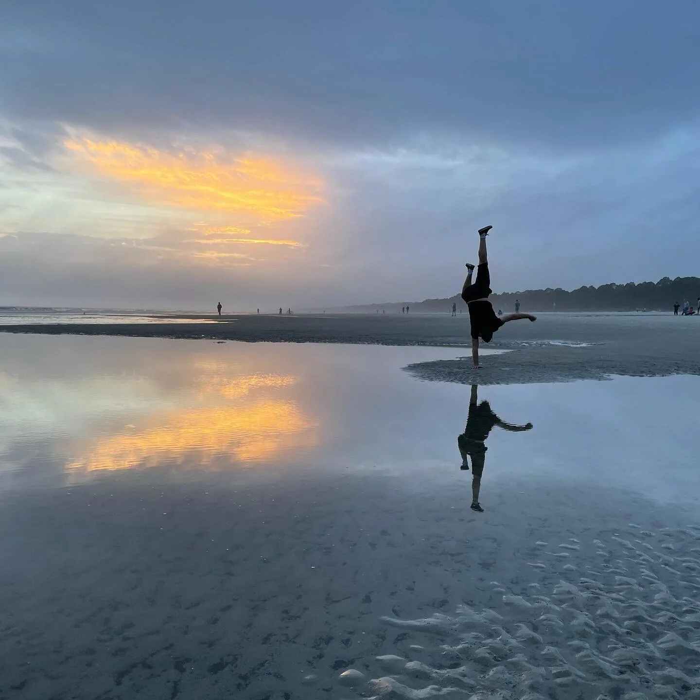 Happy Birthday @rawfires &hearts;️ The kids and I love you so very much and are so grateful for you, for your love &amp; support, and all of our adventures.  We hope you have a great day.  #onehandedstand