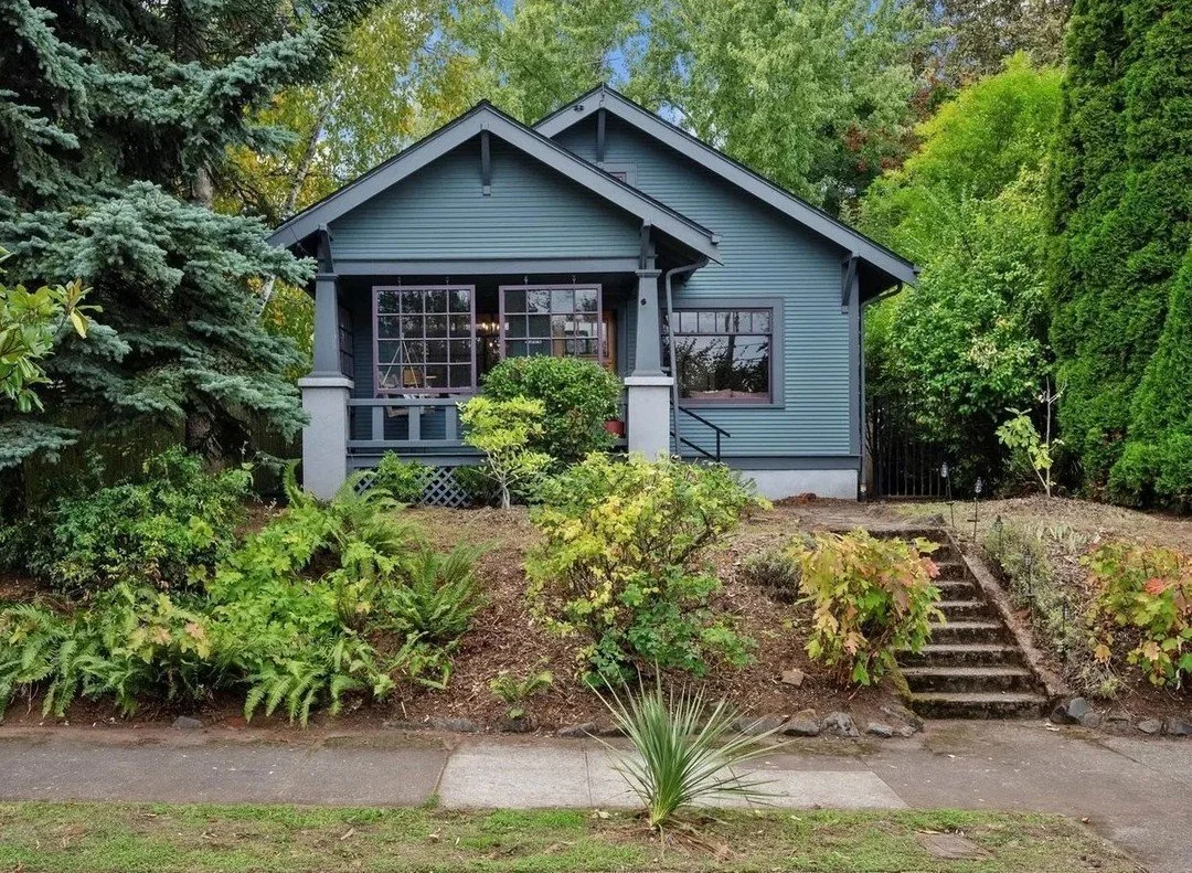 ✨ Offer Accepted ✨ 
Just blocks from the St. Johns bridge (and therefore some of the best fall views in Portland, in my opinion!), this adorable 1923 bungalow rightfully captured my client's hearts. I'm thrilled for them and can&rsquo;t wait until we