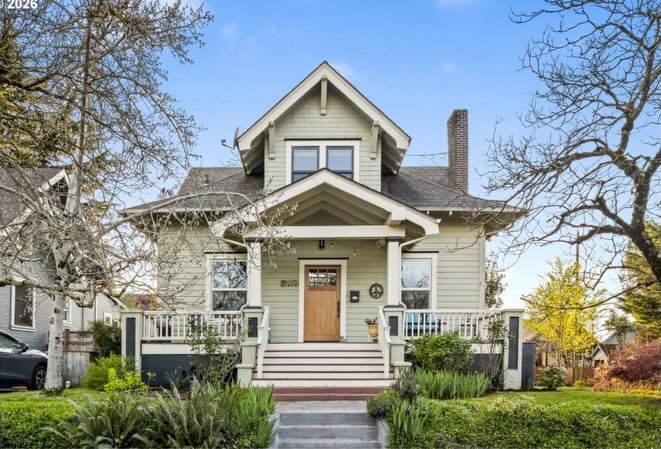 ✨Offer Accepted! ✨

So happy for my buyers who got their offer accepted on this grand old Craftsman in the Alberta Arts District. Perched up high on a corner lot, this home has high ceiling, giant windows and so many sweet original details. Beautiful