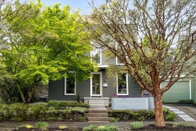 ✨Offer accepted!✨

I love the contemporary, urban feel of this beautifully designed home just off Williams Ave. Designed by acclaimed PNW architect Ben Waechter, whose projects include the Society Hotel Bingen, Hopscotch, and other stunning works of 