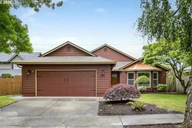New listing in Vancouver, WA. 🌿

A quiet cul-de-sac, mature Japanese maples, a covered patio, and a fire pit made for long evenings. This three bedroom ranch along the Burnt Bridge Creek Greenway puts The Waterfront Vancouver, Downtown, and I-5 just