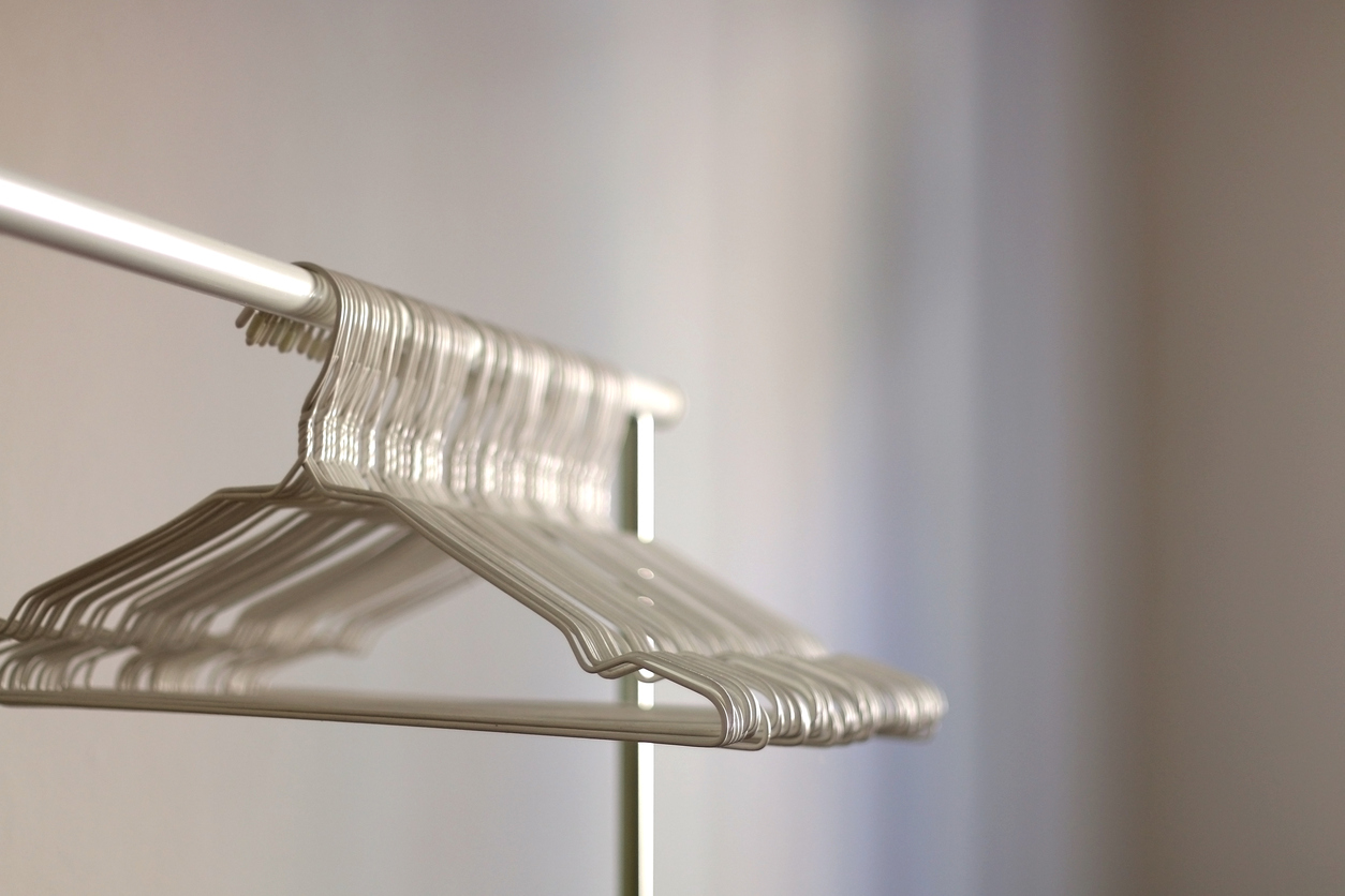 Wire-Hangers-680191796_1258x839.jpeg