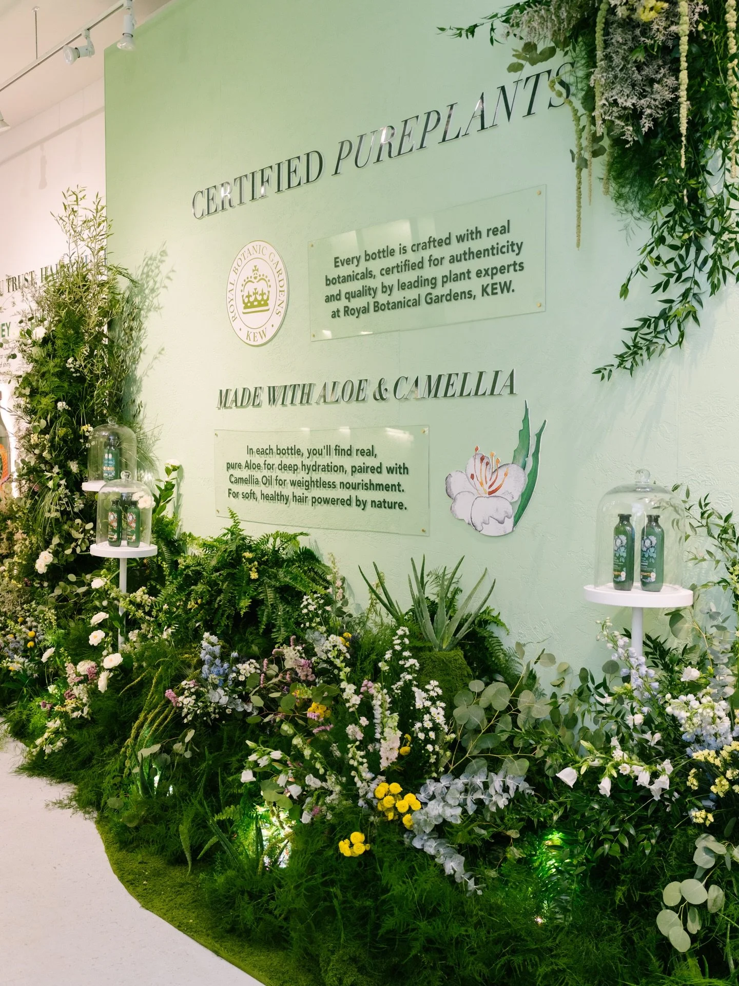 When @mwdcreativeagency calls 📞 for a project - you start the car! We were very lucky to partner on this really wonderful immersive transformation for @herbalessences Pop Up a few months back 🍃 designed and executed by @mwdcreativeagency 
Photos @w