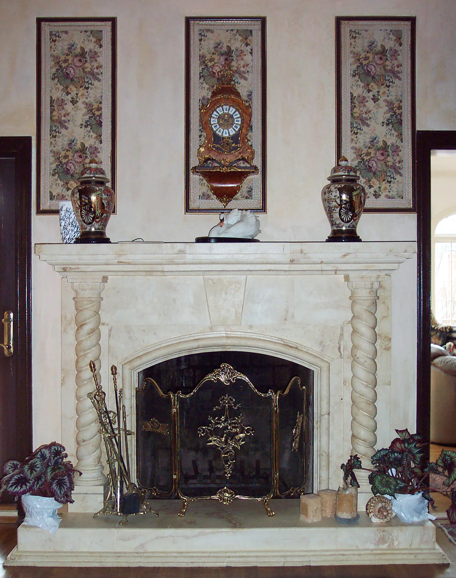 Classic Federal Style_Nasser_interior Fireplace_Arabesque_1579x2000_DCP_3025.jpg