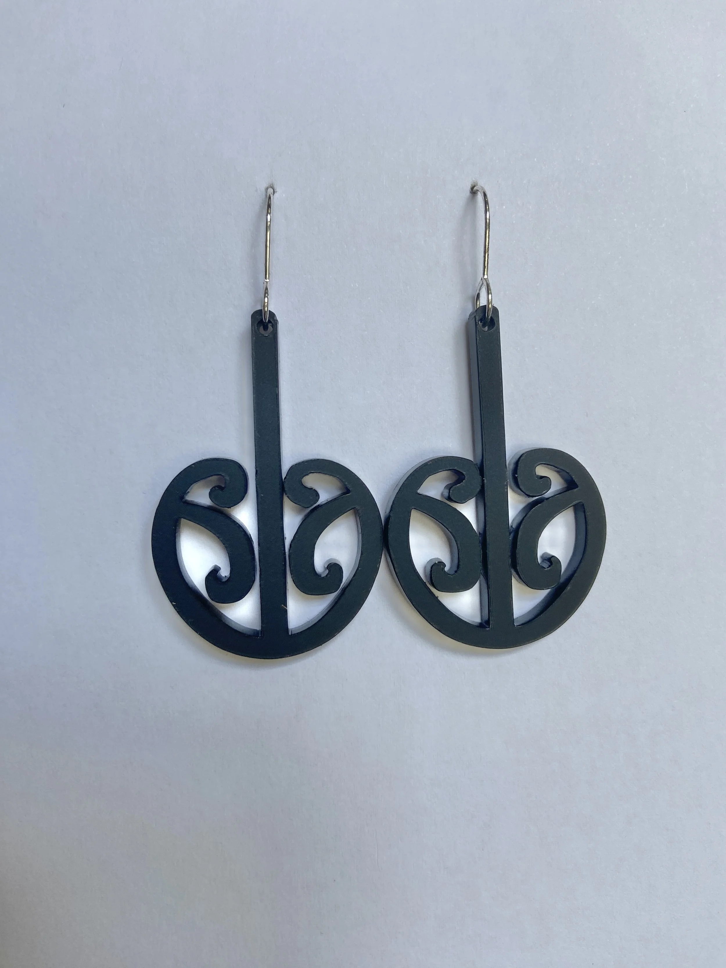 Nichola - Mangopare Black Earrings