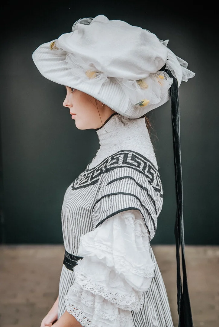 Mansfield and the Modern Woman - A social history told through the lens of fashion.