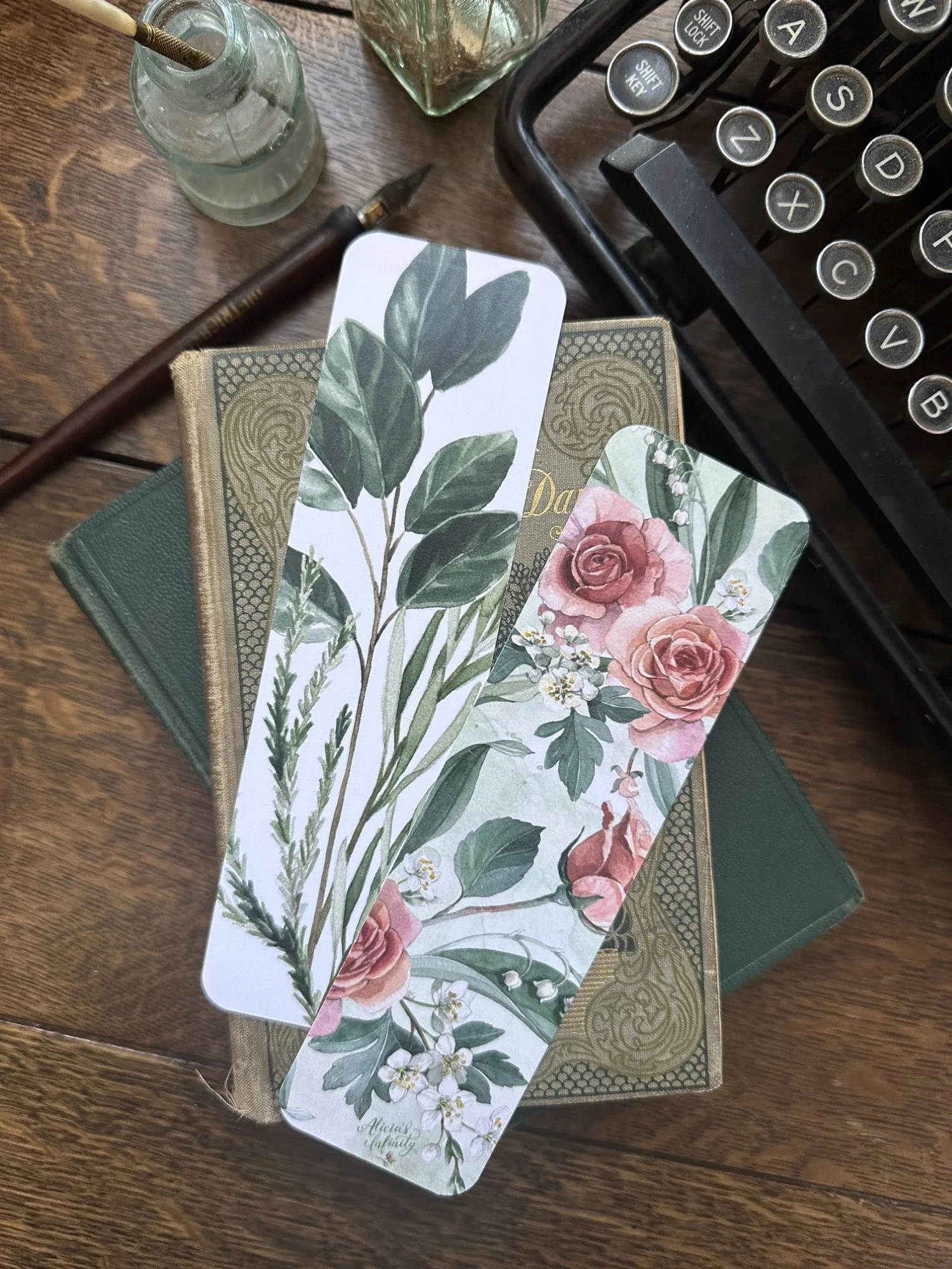 Bookmarks - Aliciasinfinity  (2) (Custom).JPG