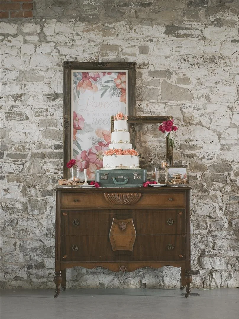 Chic Vintage Brides // Romantic Vintage Wedding Inspiration