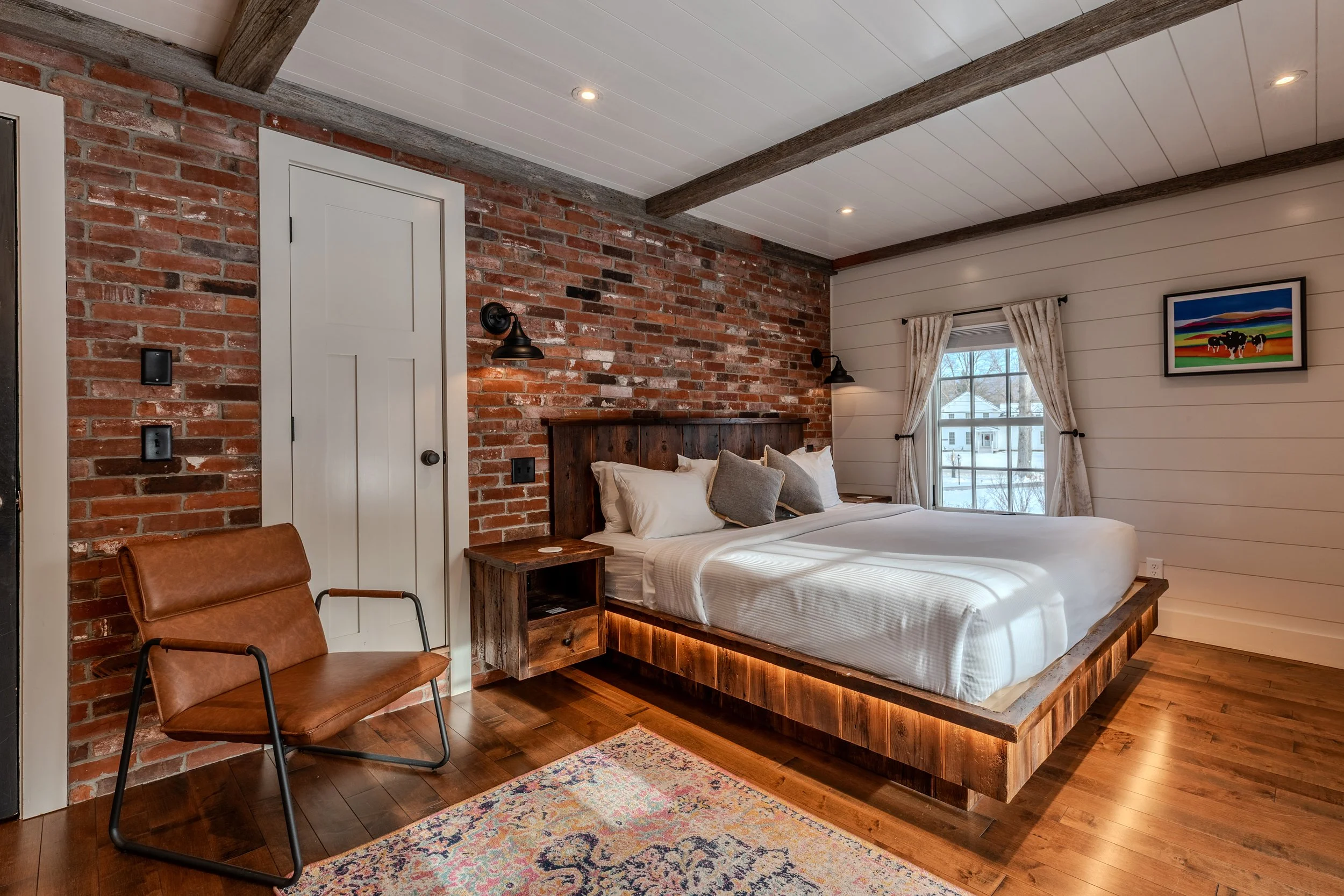 3 vanity to bed NEW.jpg