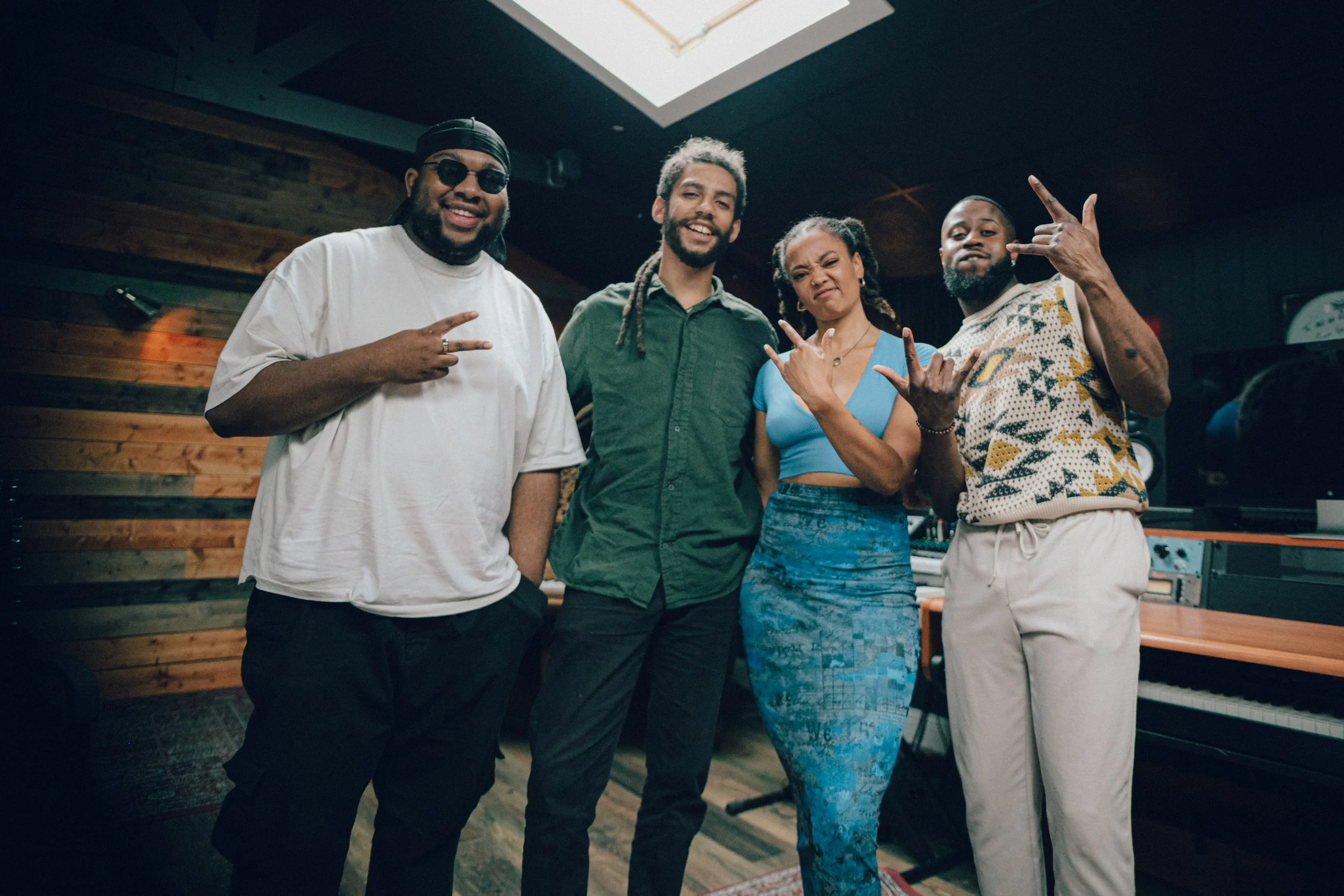 DINGLE_LOAH_SHIV_SORCHA R-118.JPG