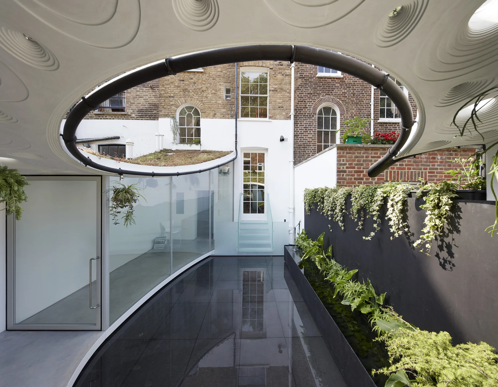 Tonkin_Liu_Sun_Rain_Room©_Edmund_Sumner_(3).jpg